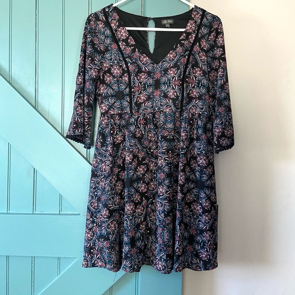 4/$15 Lily Rose Floral Dress Size Small - Picture 3 of 10